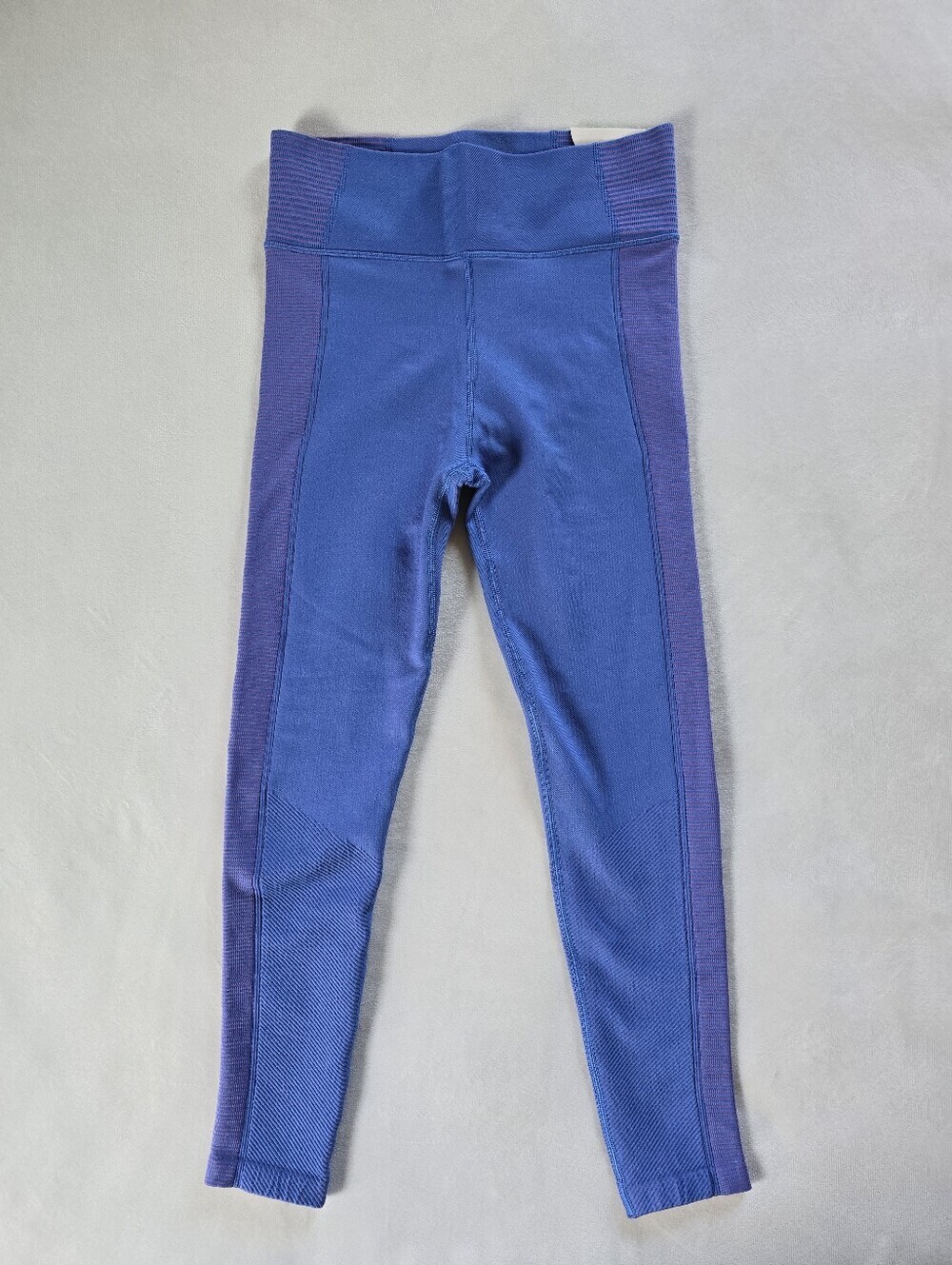 Aerie Offline▪️Seamless 7/8 High Rise Two Tone Ribbed Leggings - Picture 4 of 9